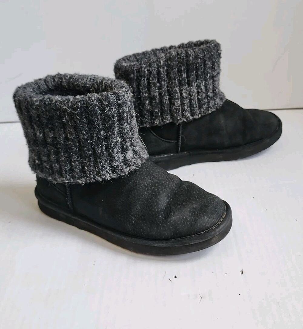 Lamo women's 7.5 Black Grey sweater knit ankle faux fur Layered cozycore Boots
